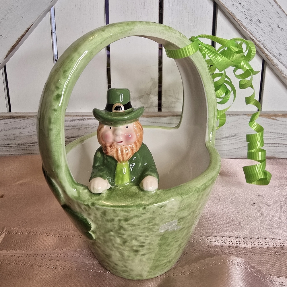 Gnome St. Patrick's Day pot